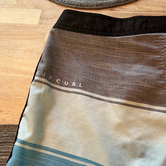 Rip curl swim trunks - Picture 11 of 11
